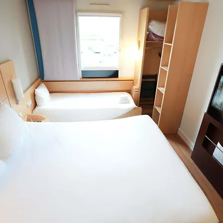 Ibis Centre Hotel 3*